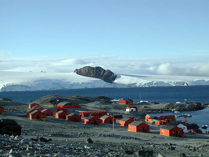 AN0203SM106_Esperanza_HopeBay.jpg [&copy; Last Frontiers Ltd]