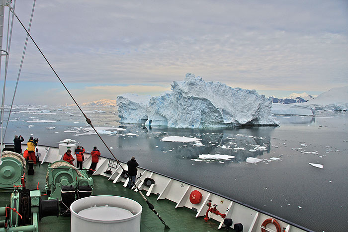 AQ0111SS_antarctica-2465.jpg [&copy; Last Frontiers Ltd]