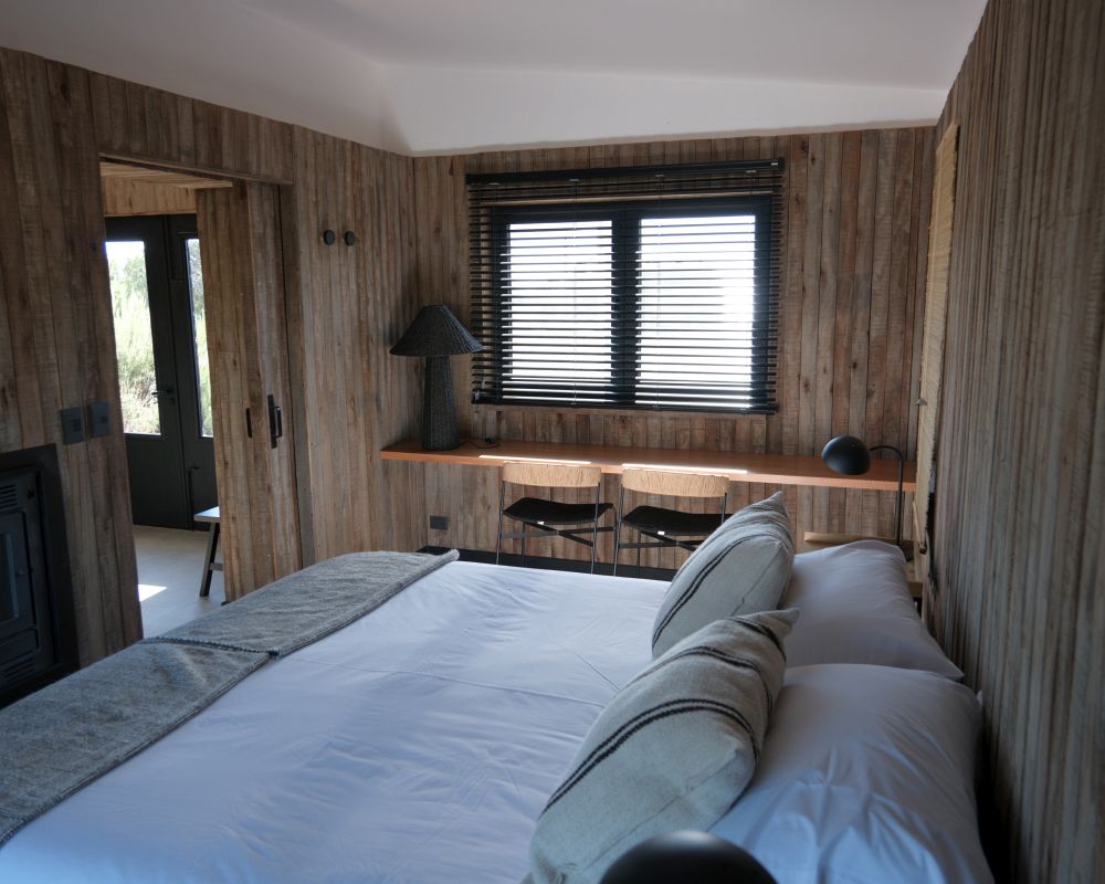 AR2401BB035_bahia-bustamante-loft-marino-heyes.jpg [&copy; Last Frontiers Ltd]