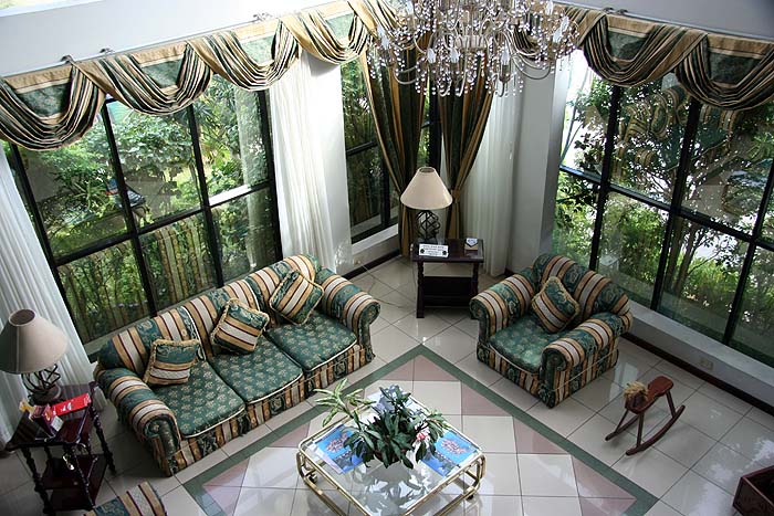 BO0406EP374_royal_hotel.jpg [&copy; Last Frontiers Ltd]