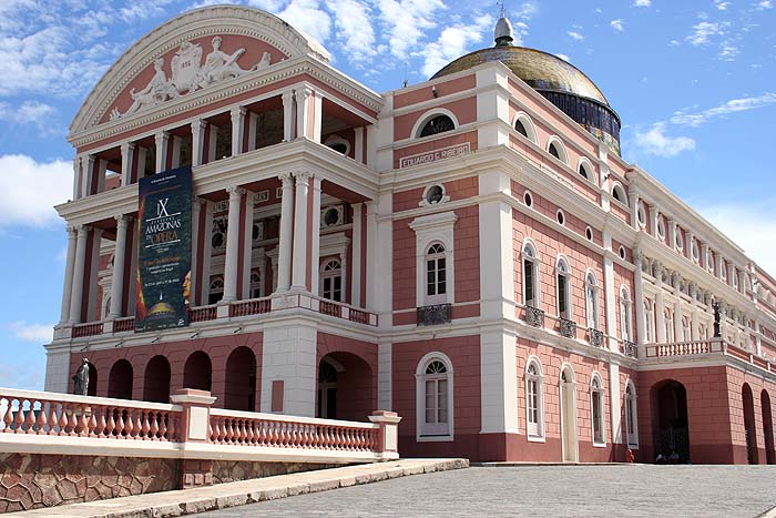 BR0405EP147_manaus_opera.jpg [&copy; Last Frontiers Ltd]