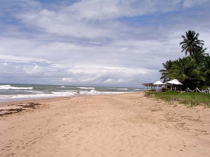 BR0406SM358_praia_do_cassange_marau_peninsula.jpg [&copy; Last Frontiers Ltd]