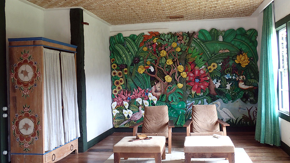 BR0519NR0539_ibitipoca-casa-carlinhos-room.jpg [&copy; Last Frontiers Ltd]