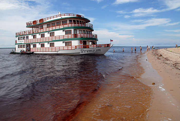 BR08CM_amazon-clipper_0421.jpg [&copy; Last Frontiers Ltd]