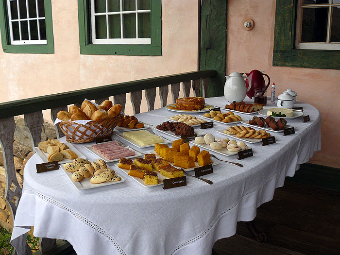 BR0911SM407_reserva-do-ibitipoca-breakfast.jpg [&copy; Last Frontiers Ltd]