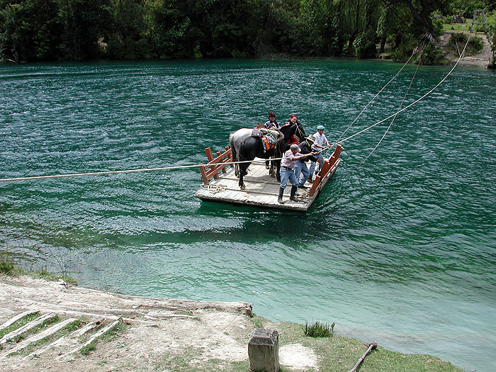 CH1101RH0265_Manual_Ferry.jpg [&copy; Last Frontiers Ltd]