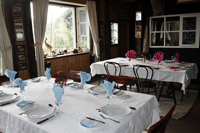 CL0909EM495_mincho-lodge.jpg [&copy; Last Frontiers Ltd]
