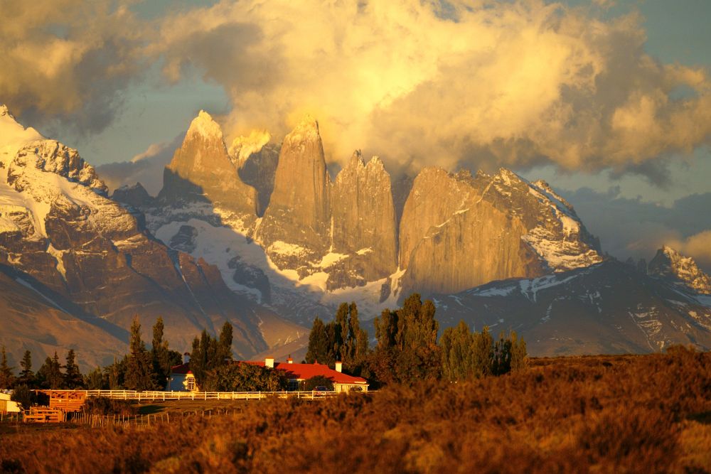 CL1902CG001_cerro-guido-paine-view.jpg [&copy; Last Frontiers Ltd]