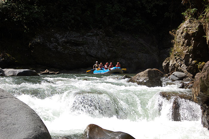 CR0508SM109_pacuare-rafting_23.jpg [&copy; Last Frontiers Ltd]