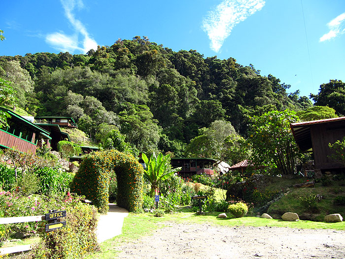 CR0513OF126_trogon-lodge-san-gerado-de-dota.jpg [&copy; Last Frontiers Ltd]