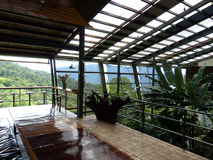 CR0514JL317_celeste-mountain-lodge.jpg [&copy; Last Frontiers Ltd]