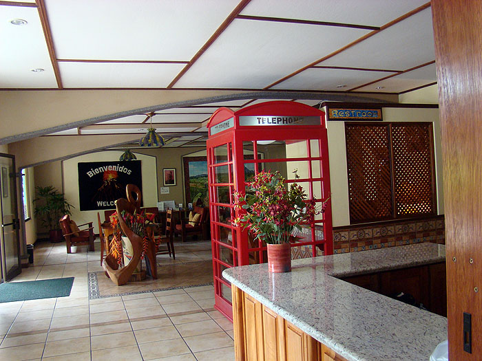CR13AO_arenal-observatory-lodge-lobby2.jpg [&copy; Last Frontiers Ltd]