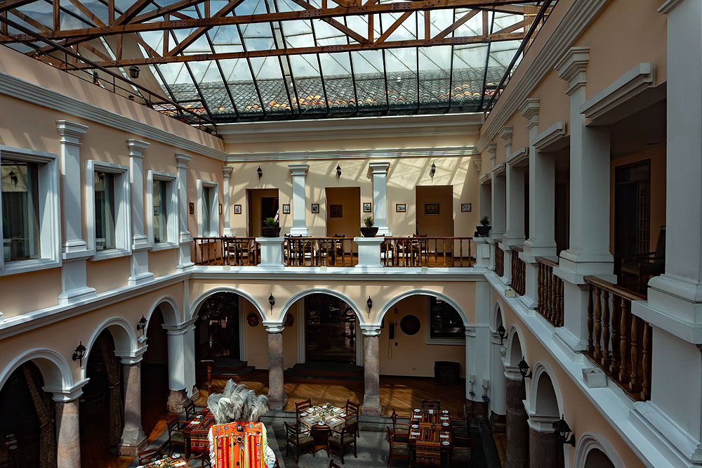 EC1018HG595_patio-andaluz-internal-courtyard.jpg [&copy; Last Frontiers Ltd]