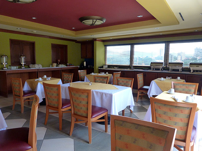 SV0913SM0476_suites-las-palmas.jpg [&copy; Last Frontiers Ltd]