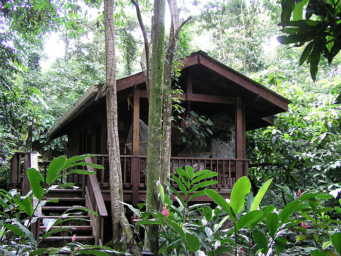HN1006SM248_pico_bonito_lodge.jpg [&copy; Last Frontiers Ltd]