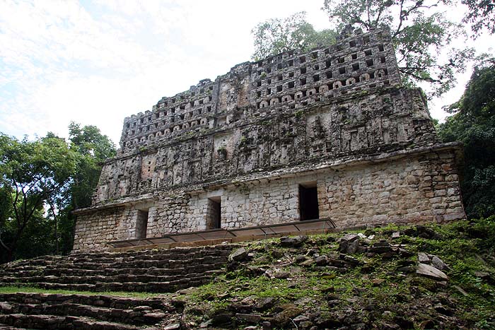 MX0906EP247_yaxchilan.jpg [&copy; Last Frontiers Ltd]