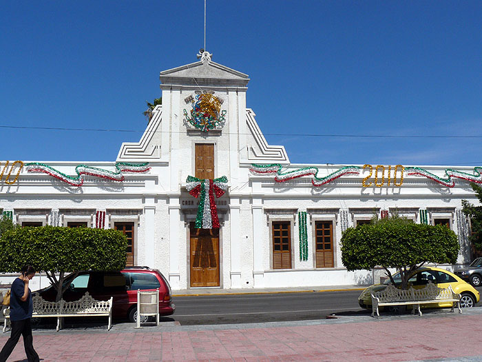 MX0910JF176_la-paz.jpg [&copy; Last Frontiers Ltd]