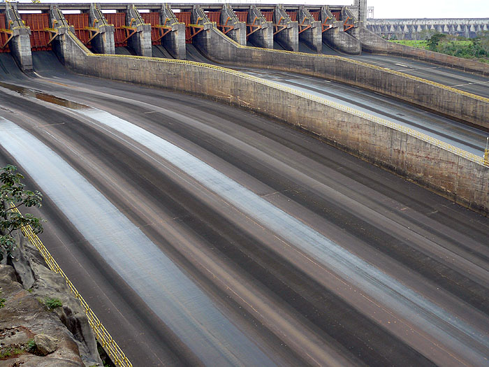 PY0909EP531_itaipu.jpg [&copy; Last Frontiers Ltd]