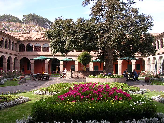 PE0405AE139_monasterio.jpg [&copy; Last Frontiers Ltd]