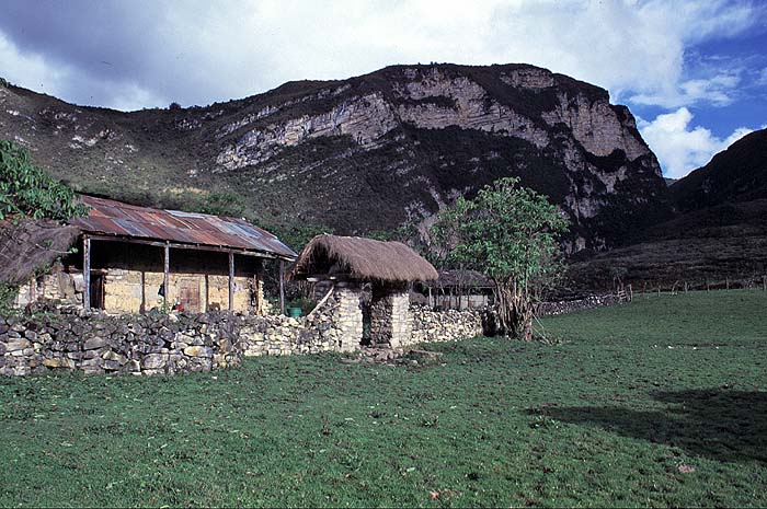 PE0600SH010_chacha.jpg [&copy; Last Frontiers Ltd]