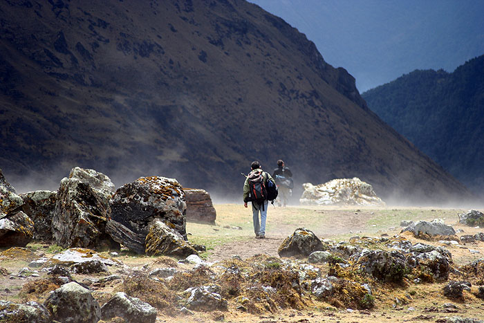 PE0907EP745_mlp_day3_trek.jpg [&copy; Last Frontiers Ltd]